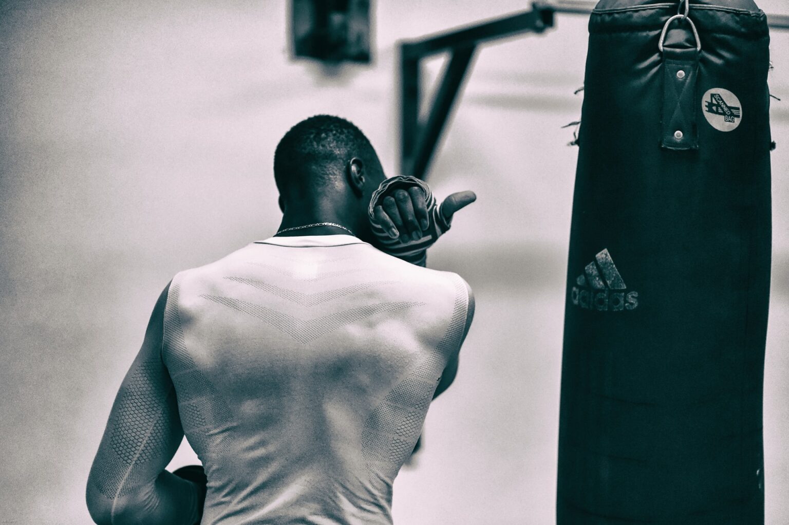 9-benefits-of-punching-bag-as-a-workout-vs-running-unflinched