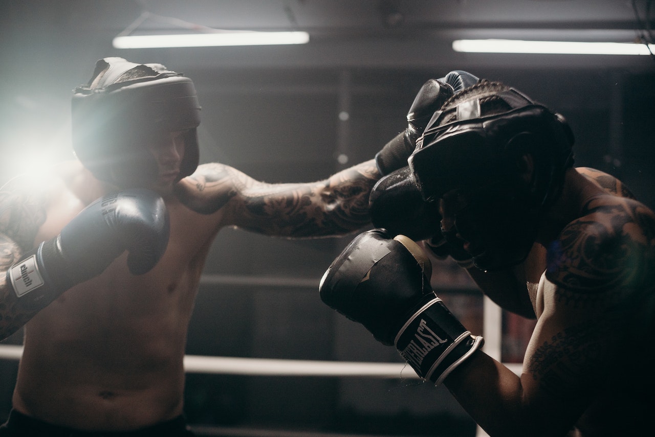 What Is A Brawler In MMA & Boxing? 7 Tips To Fight A Brawler